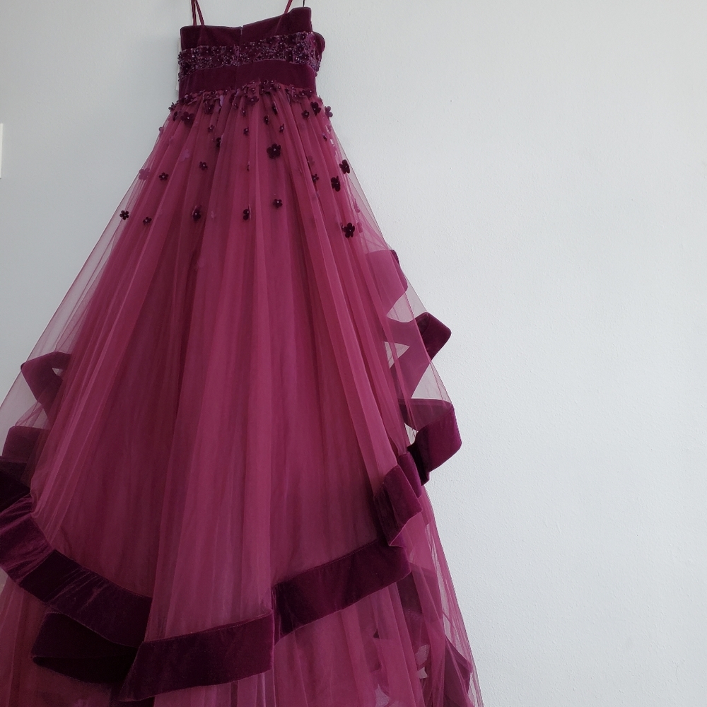 Mac Duggal Plum Velvet Trim 3D Floral Gown - US 4 - Picture 13 of 15